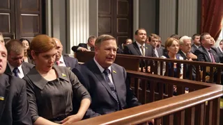 Слуга народа, 12 серия